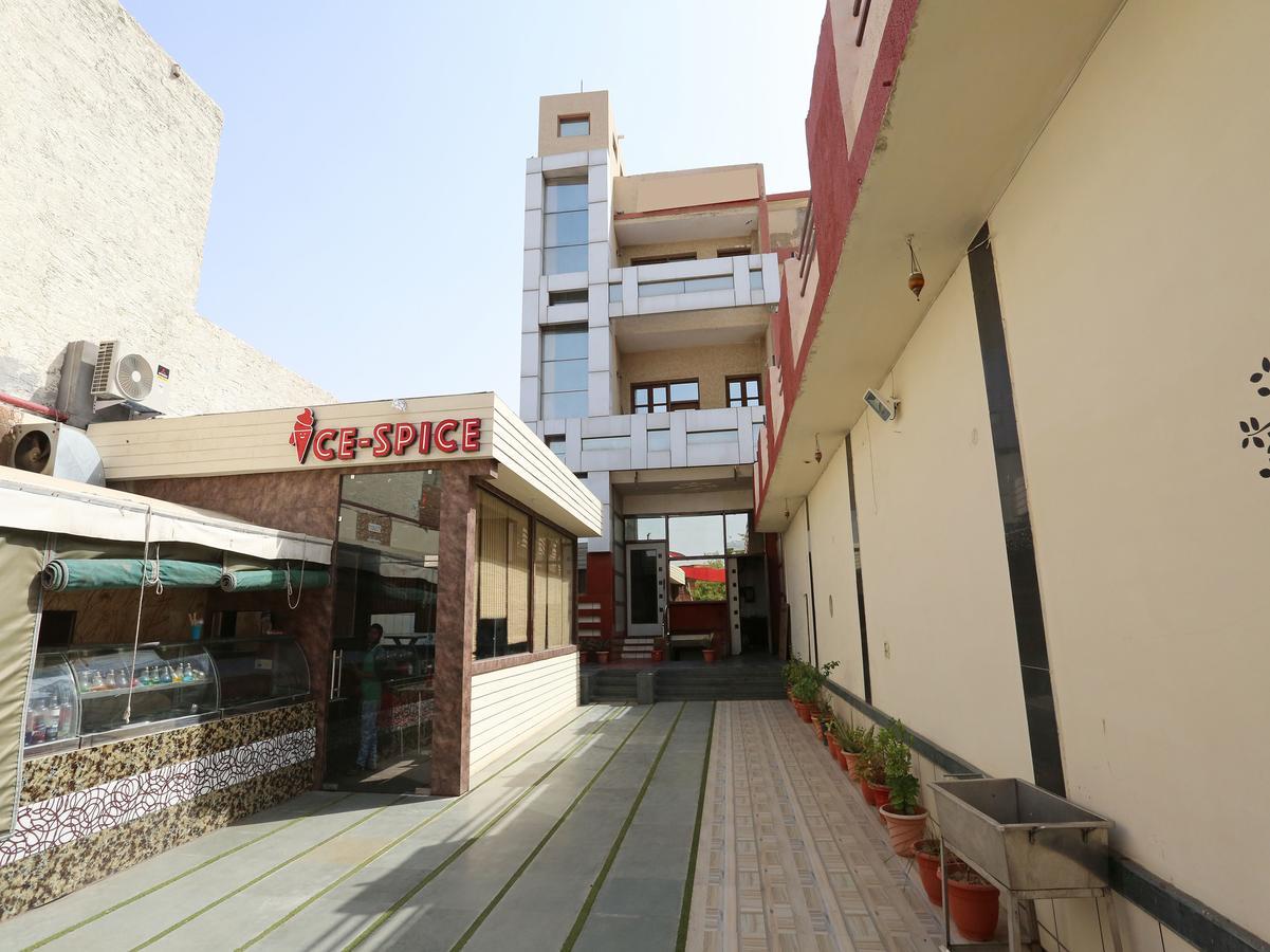 Hotel Sheel Gopal Vision Mathura Exterior foto